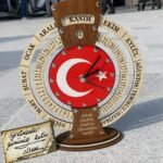 AYYILDIZLI TAKVİMLİ SAAT - KİŞİYE ÖZEL YAZILAR İLE YANINDA NOTU İLE GELİYOR