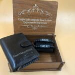 DERİ CÜZDAN VE KİŞİYE ÖZEL ÇİFT BİLEKLİKLERİ - KUTULU KOMBİN