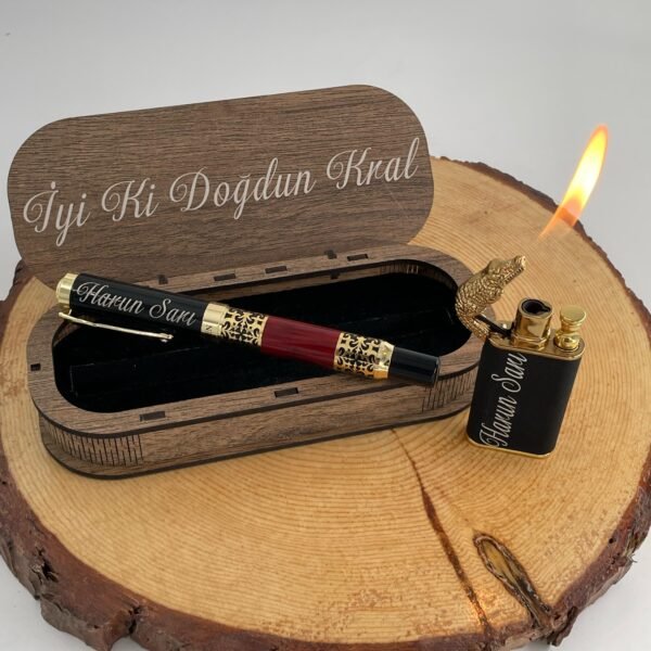 VIP KALEM VE EJDERHA GÖRÜNÜMLÜ ÇİFT REZİDANSLI ÇAKMAK (ÖZEL LAZER KESİM AHŞAP KUTU) HEDİYELİ