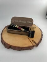 VIP KALEM VE EJDERHA GÖRÜNÜMLÜ ÇİFT REZİDANSLI ÇAKMAK (ÖZEL LAZER KESİM AHŞAP KUTU) HEDİYELİ - Görsel 3